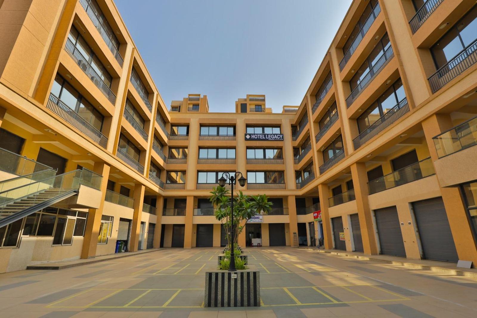 Hotel Legacy Amhedabad Dış mekan fotoğraf