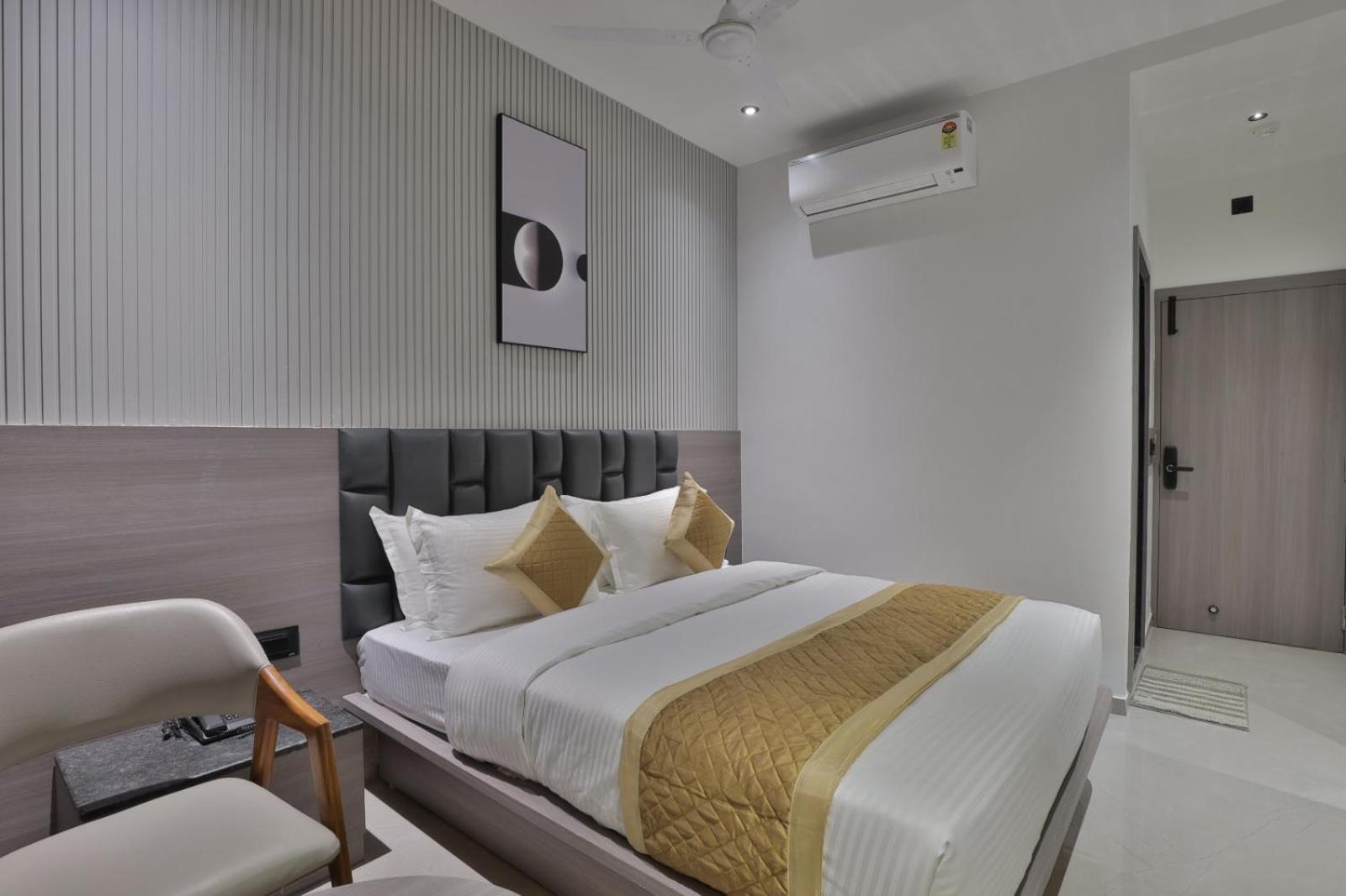 Hotel Legacy Amhedabad Dış mekan fotoğraf
