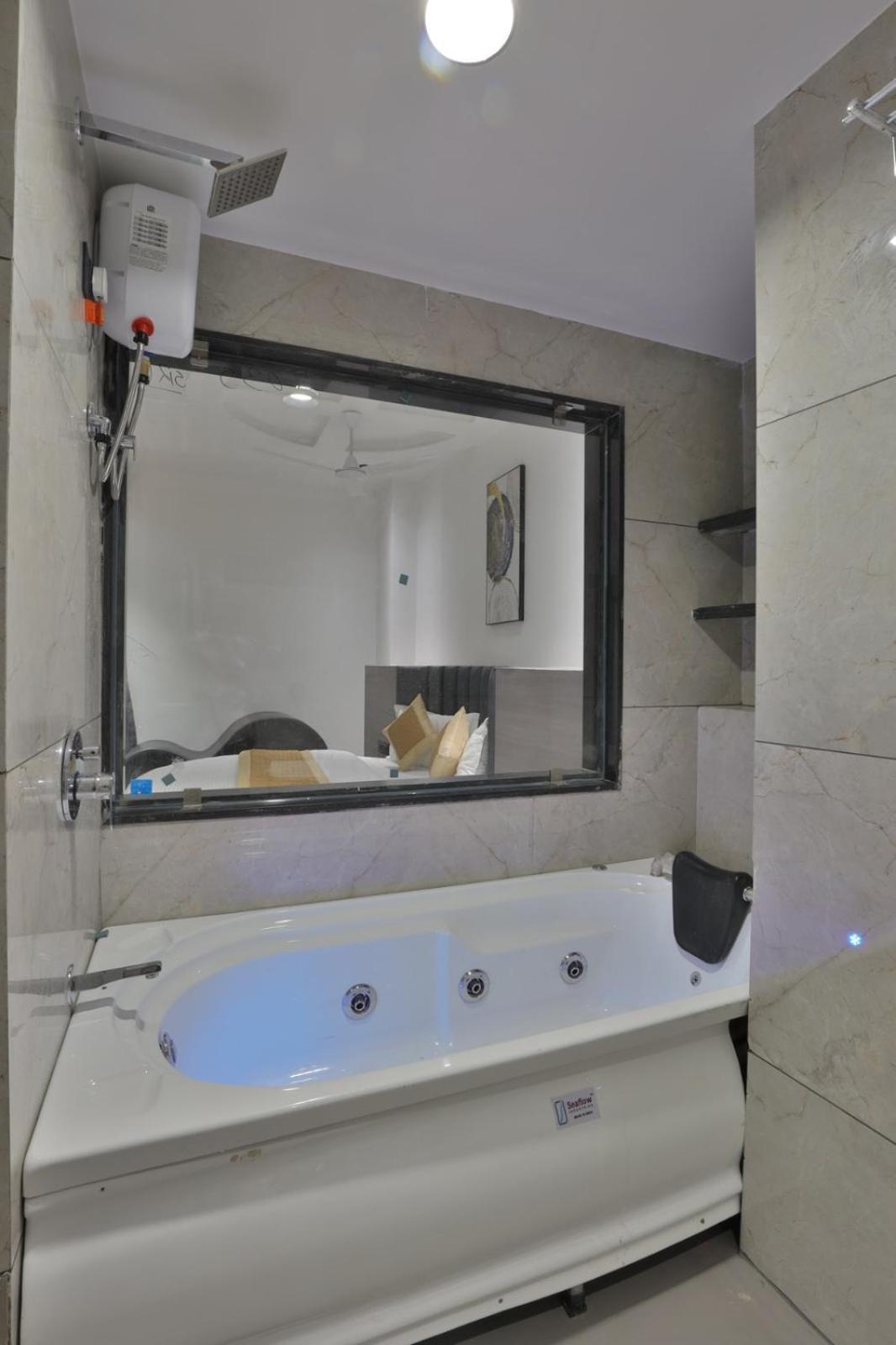 Hotel Legacy Amhedabad Dış mekan fotoğraf